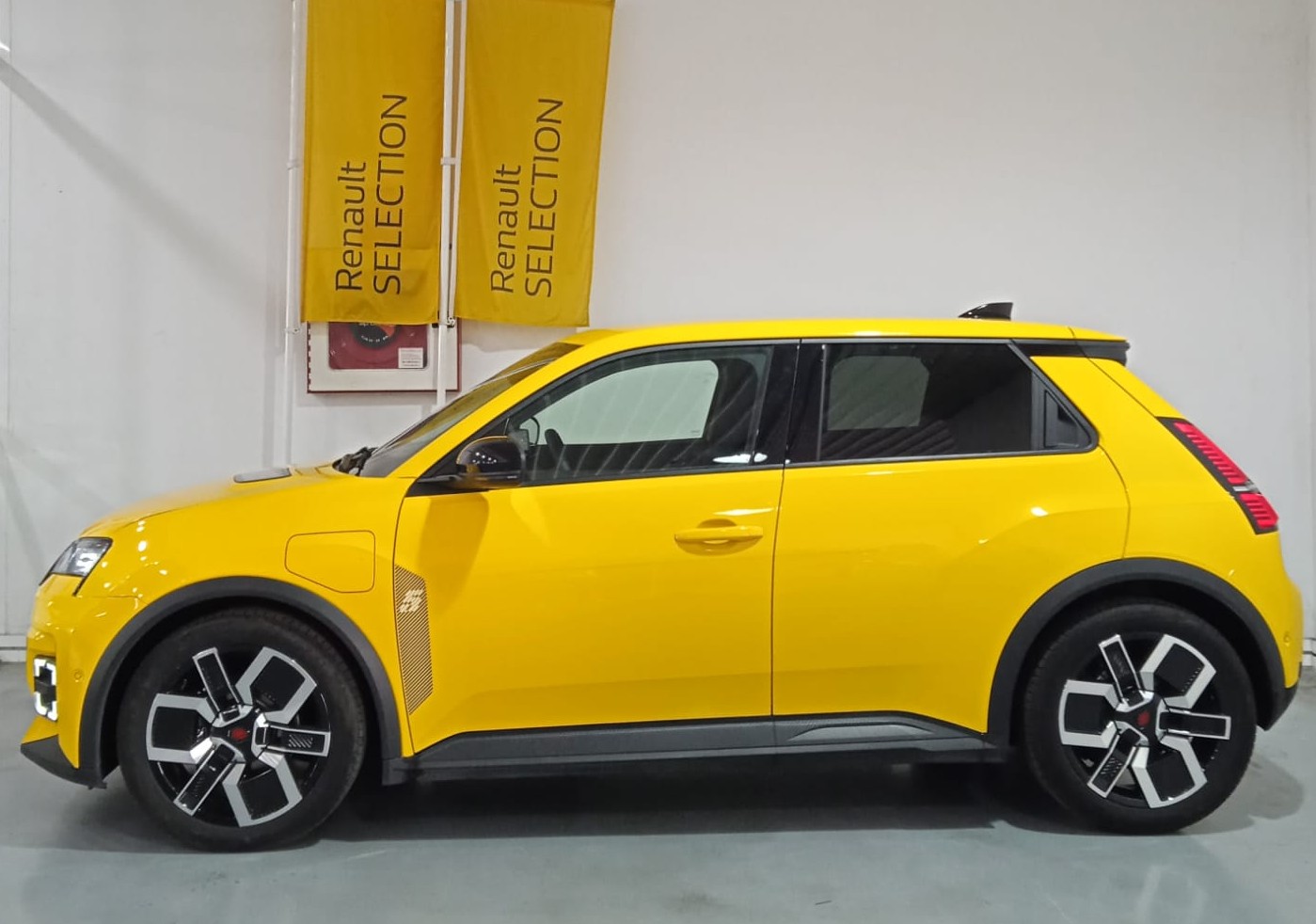 RENAULT R5 E-TECH ELÉCTRICO TECHNO 150CV miniatura 4